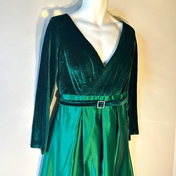 Vintage NWT Kelly Green Velvet & Satin Formal Gown Old Hollywood Prom Wedding - Picture 2 of 10